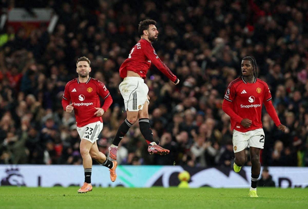 曼联连胜达到六场，状态火热稳固前四