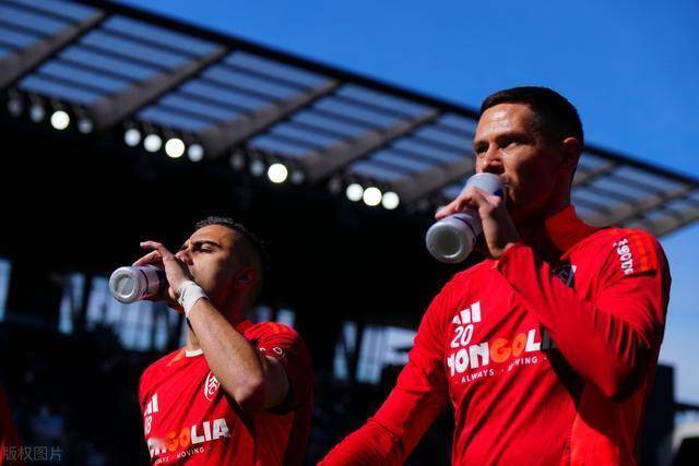 水晶宫主场击败伯恩茅斯，迎来胜利，紧要关头稳住局势