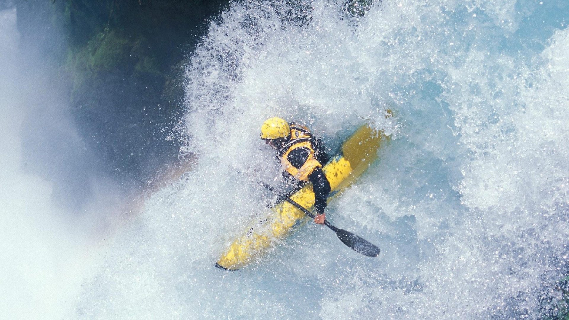 亚洲风暴，泰国队鏖战德国，安赛龙扛起全队的荣耀与重担